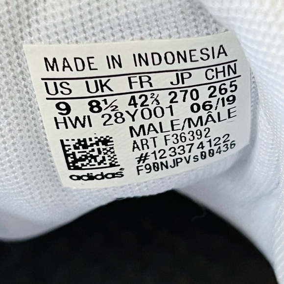 NWOT ADIDAS SNEAKERS - Picture 4 of 9